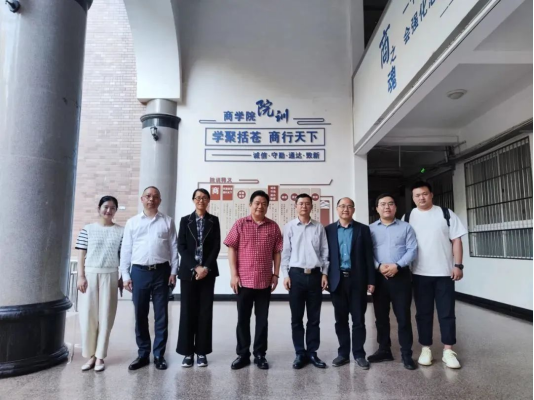 伟德体育 - 综合体育赛事平台|奥体中心相助同伴